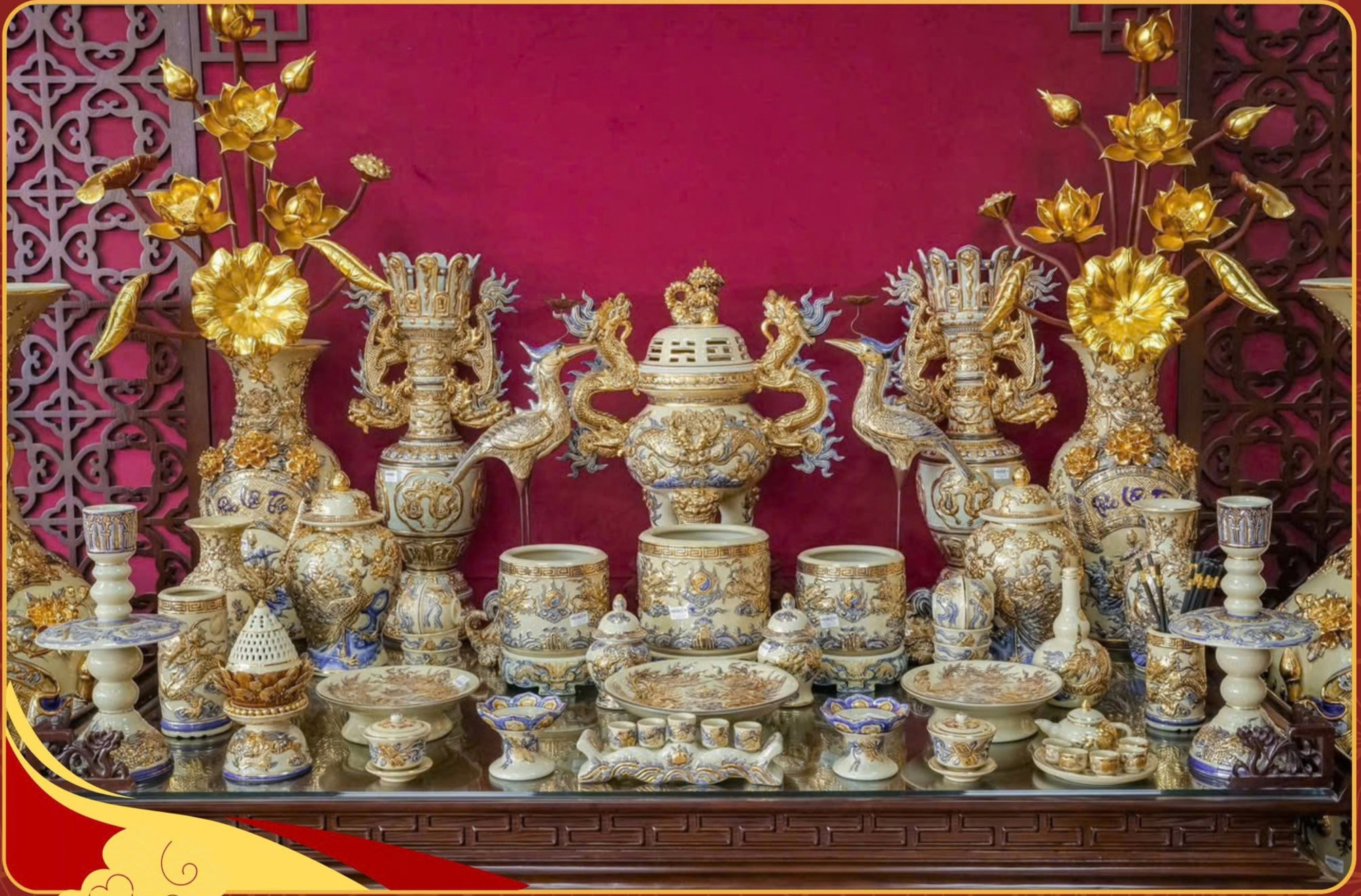 Đồ Thờ Men Hoàng Tộc Vẽ Vàng